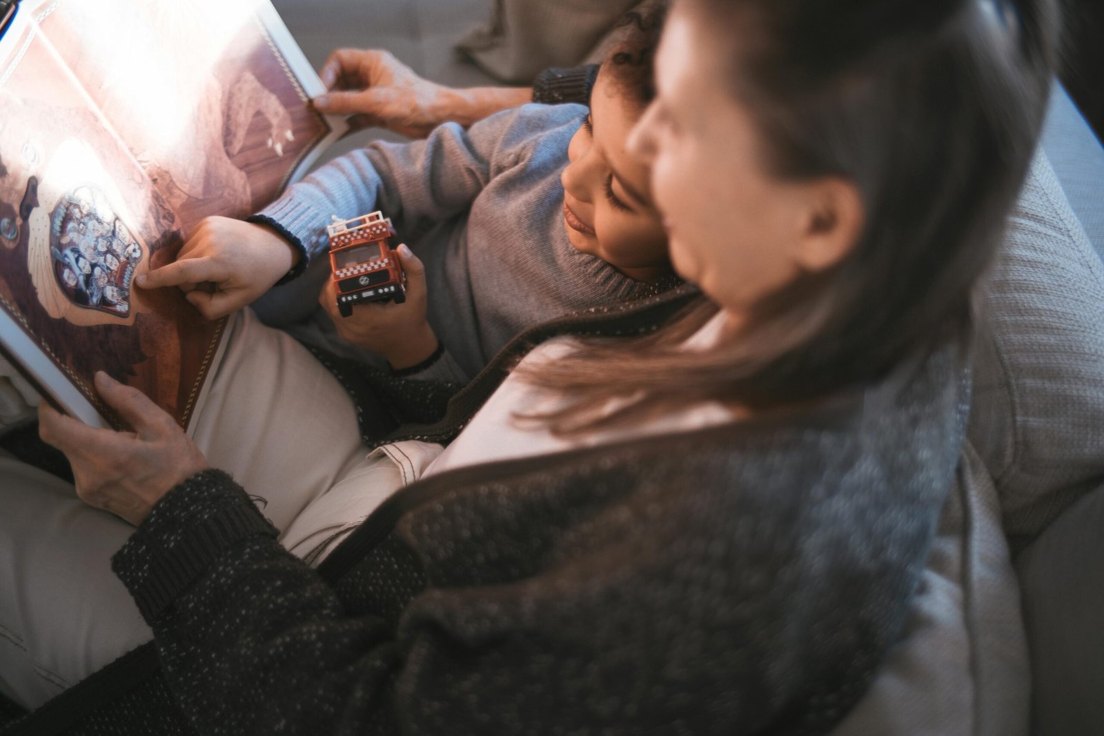 🧠 Raising Mentally Strong Kids: Mental Health Tips for Today’s Children